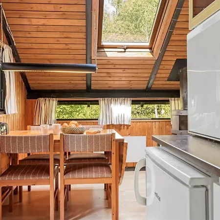 Elfrieda - 1-6km From The Sea By Interhome Nyaraló