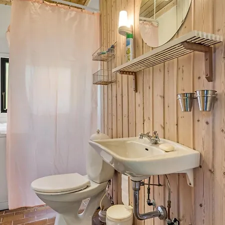 Nyaraló Elfrieda - 1-6km From The Sea By Interhome *